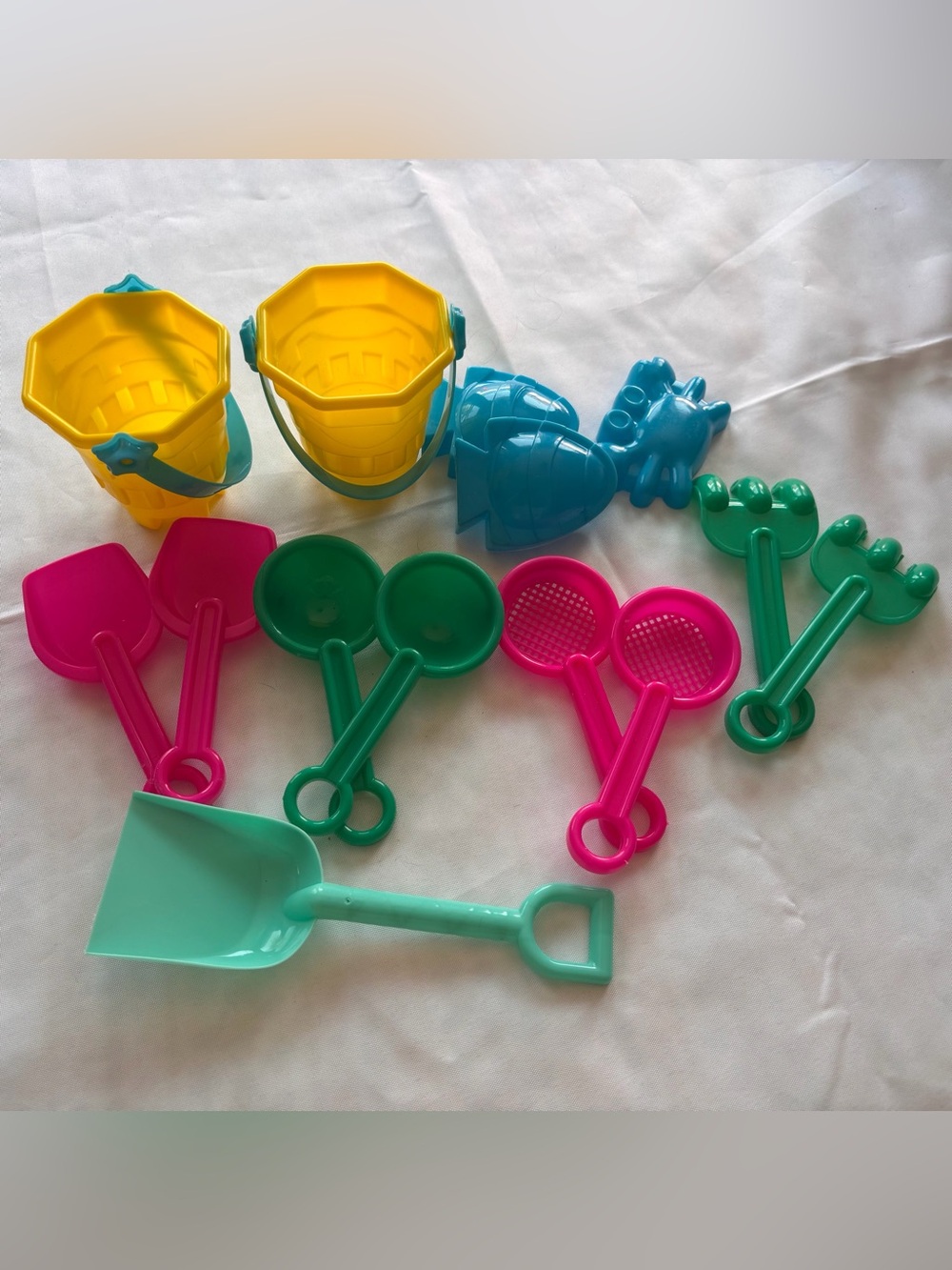 Lot of 14 beach sandbox pool summer toys - Picture 1 of 12